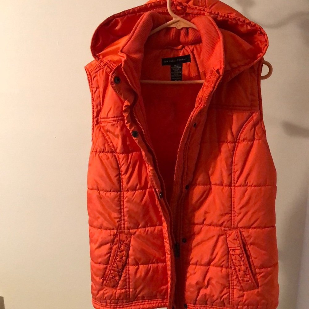 New York and Company bright orange vest XL